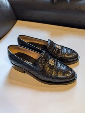 Chanel Quilted Lambskin Coin Loafers Size 39 In EUC